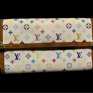 VINTAGE.. Louis Vuitton International Wallet - MonogramMulticolore White